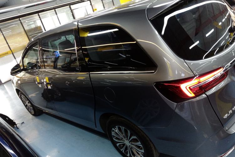 Used Buick GL8 2022 Land Cruiser Executive Class 652T Comfort Model