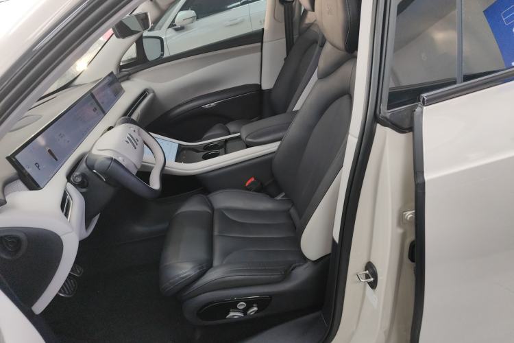 Used  LS7 2023 77 kWh Urban Fit Rear-Wheel Drive