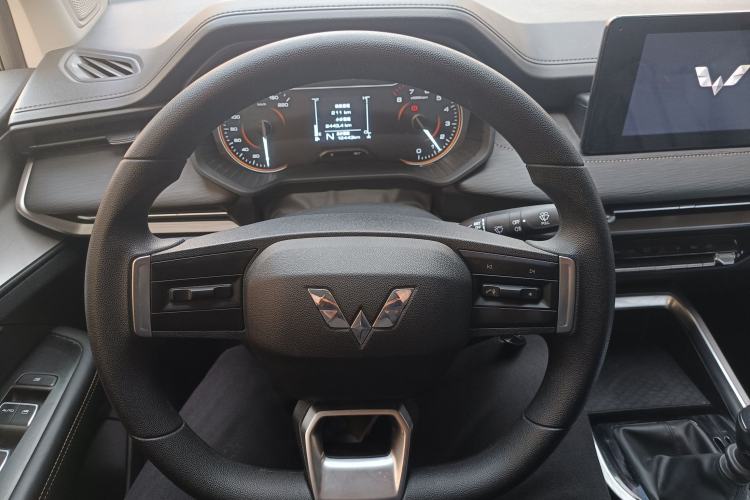 Used Wuling Jiachen 2022 1.5L Manual Comfort Edition