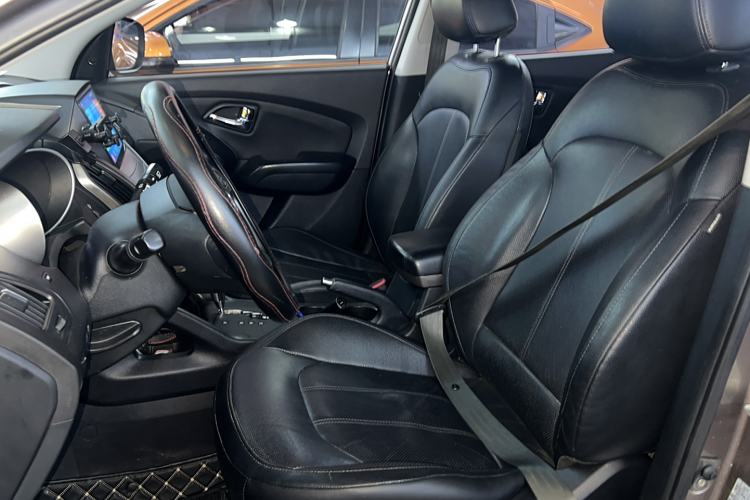 Used Hyundai ix35 2015 2.0L Automatic 2WD Smart Type China IV