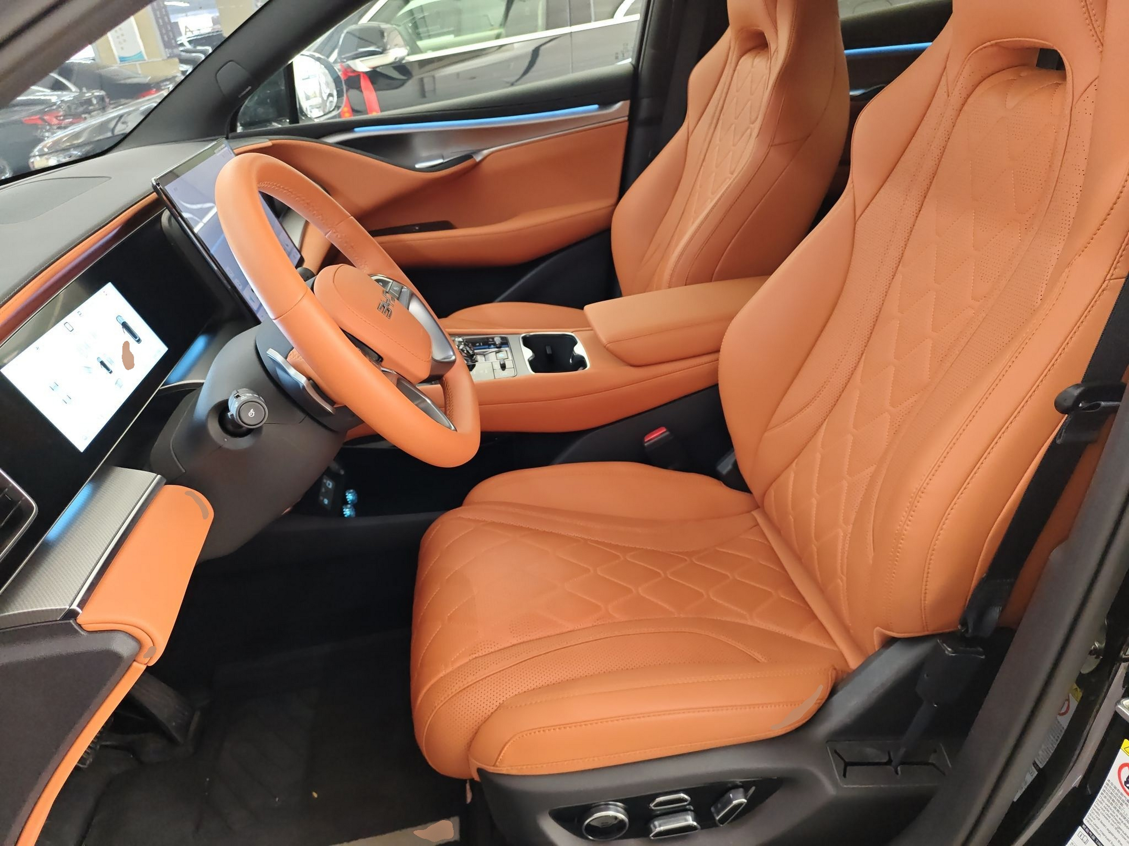 Переднее сиденье в автомобиле