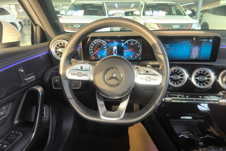 Used Mercedes-Benz A-Class 2022 Revised Version A 200 L Sport Sedan Fashionable Style