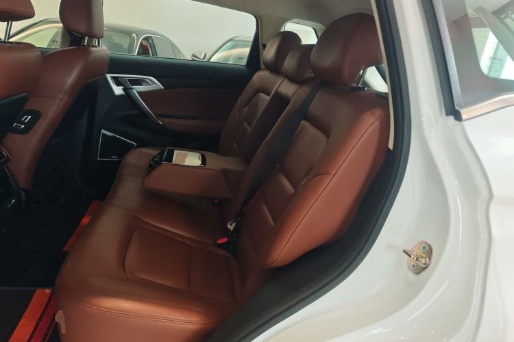 Used Geely Auto Emgrand X7 Sport 2018 1.8TD Automatic Two-Wheel Drive ZhiZun Model with 4G Connectivity