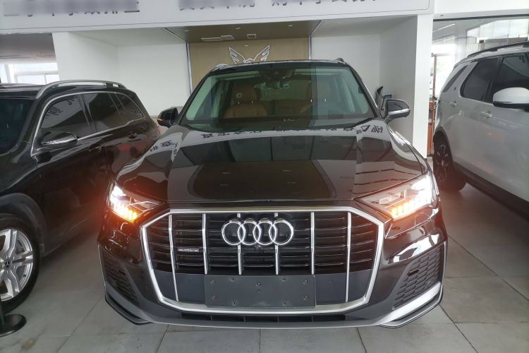 Used Audi Q7 2021 45 TFSI quattro S line Sport model
