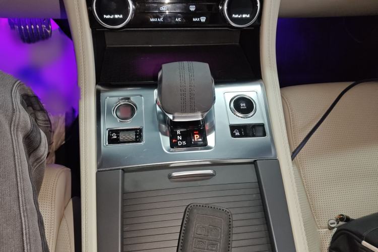 Used Jaguar F-PACE 2021 250 PS R-Dynamic SE
