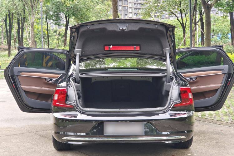 Used Volvo S90 2023 B5 Zhiyi Luxury Edition
