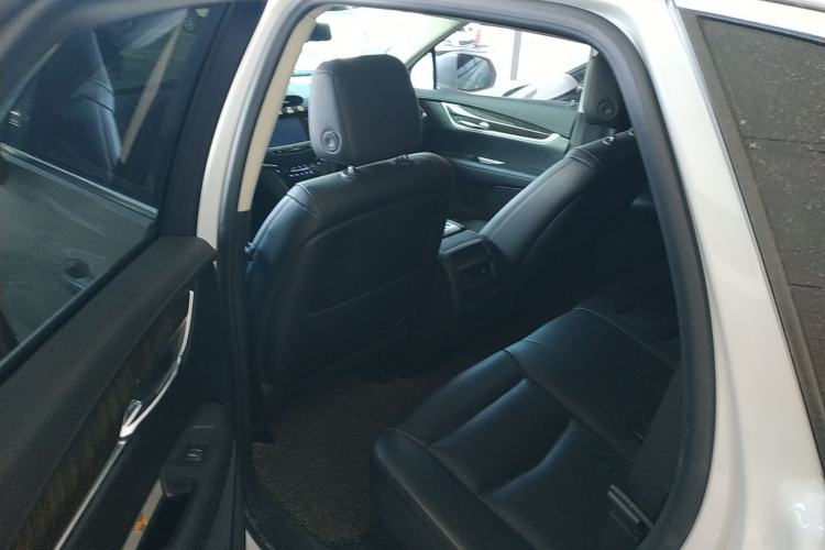 Used Cadillac XT5 2018 25T Luxury Model
