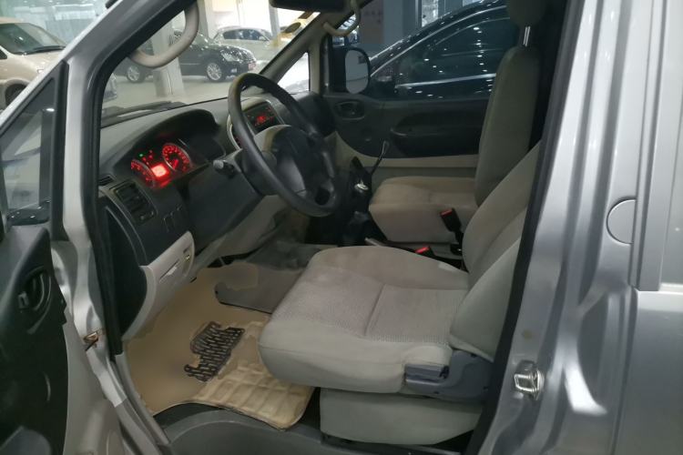 Used FORTHING Lingzhi 2015 M3 1.6L 7-Seater Standard Model
