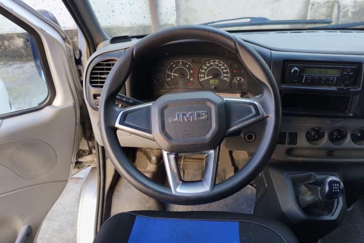 Used JMC Transit 2019 2.8T Commercial Version Short Wheelbase Mid-Roof 6-Seater China VI JX493