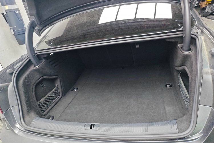 Used Audi A4L 2020 40 TFSI Luxury Dynamic Model
