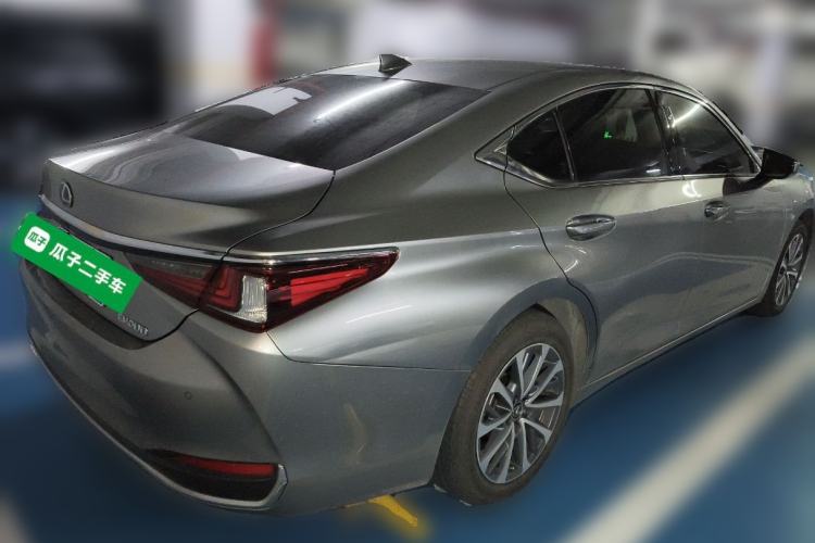 Used Lexus ES 2023 200 Excellence Edition

