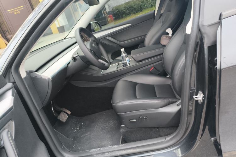 Used Tesla Model Y 2024 Long-Range All-Wheel-Drive Version