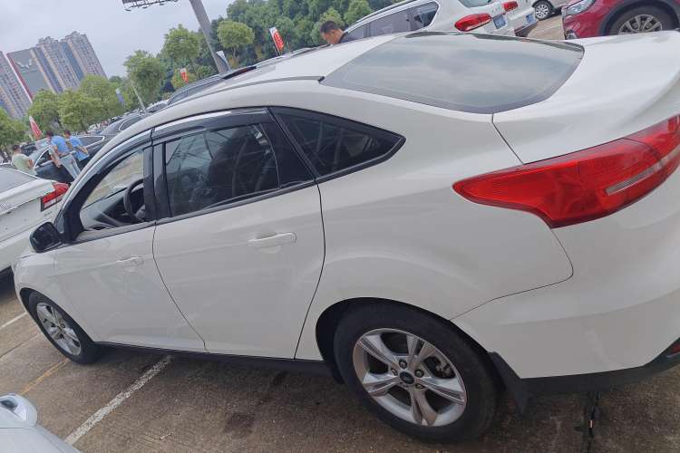 Used Ford Focus 2018 Sedan Classic 1.6L Automatic Comfort Plus Smart Drive Version
