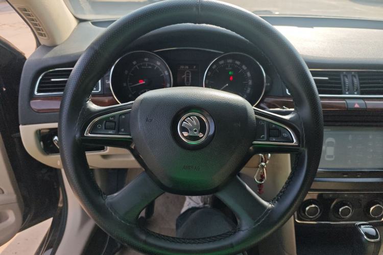 Used Skoda Superb 2013 1.8TSI Automatic MingShi Edition
