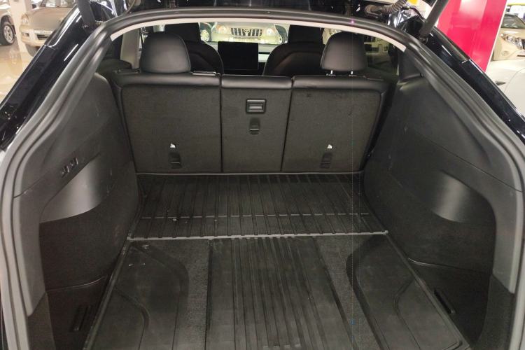 Used Tesla Model Y 2023 Rear-Wheel-Drive Version
