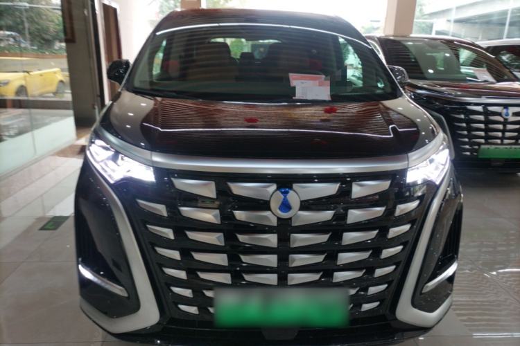 Used Denza D9 2022 DM-i 1040 Prestige Model