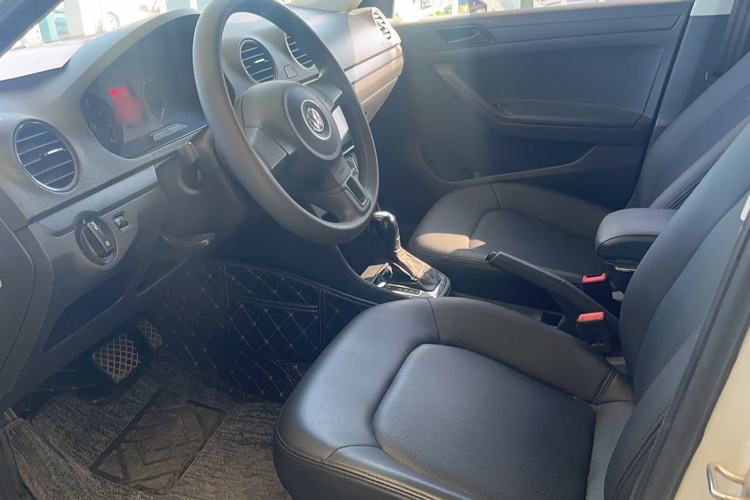 Used Volkswagen Jetta 2015 Value Edition 1.6L Automatic Fashion Version
