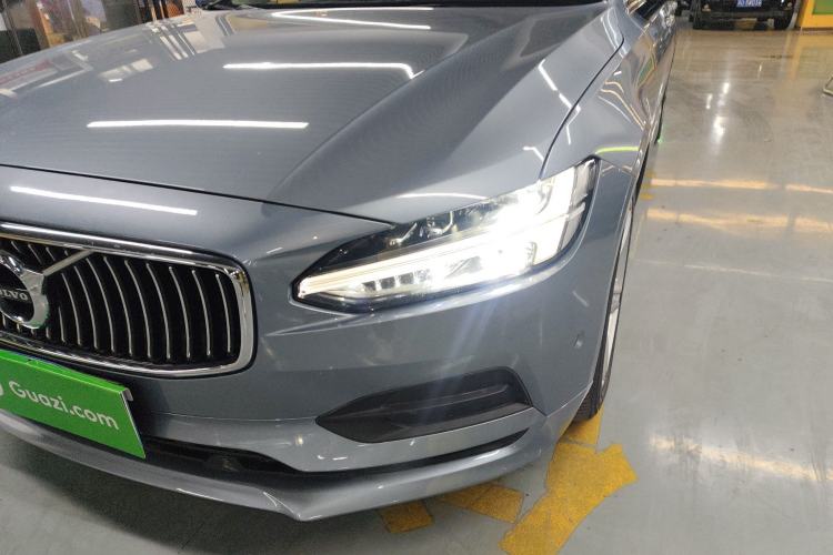 Used Volvo S90 2018 T4 Zhiyuan Edition
