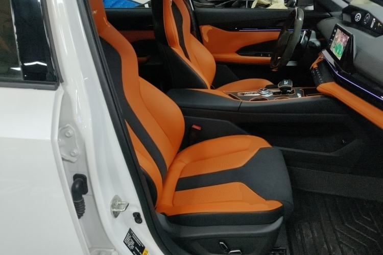 Used Changan UNI-V 2024 2.0T Classic Sport Edition
