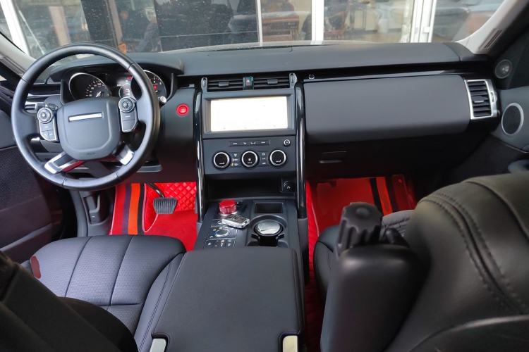 Used Land Rover Discovery 2018 2.0T SE
