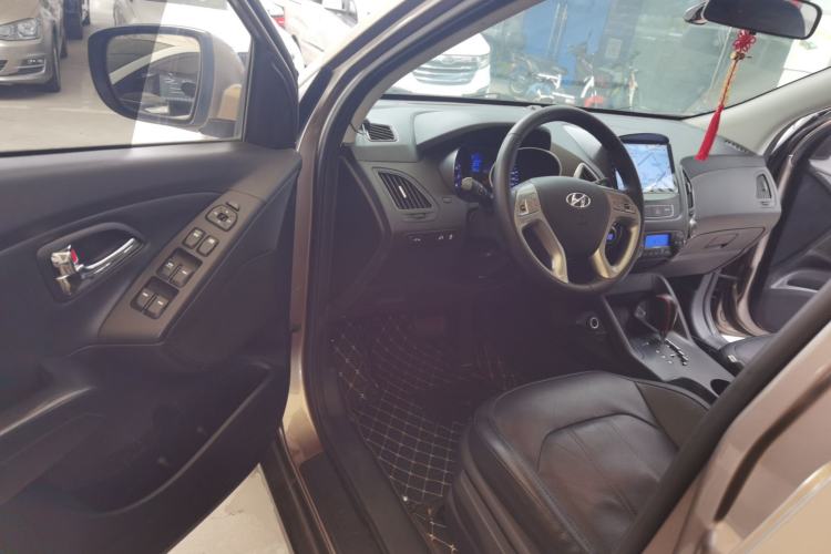 Used Hyundai ix35 2015 2.0L Automatic 2WD Smart Type China IV
