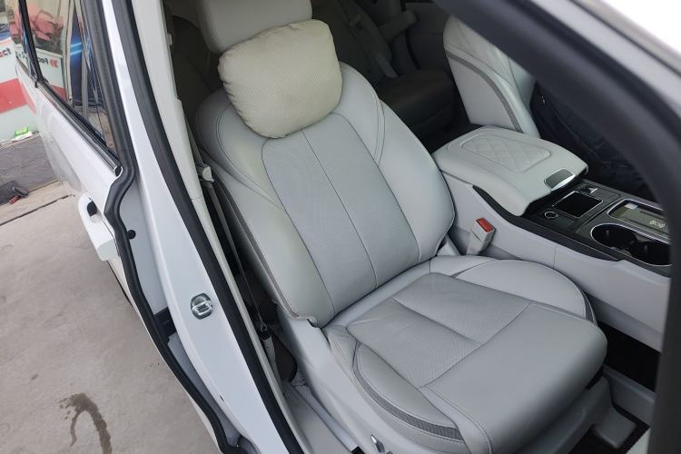 Used Buick GL8 2023 ES Lu Zun Deluxe and Yue Edition
