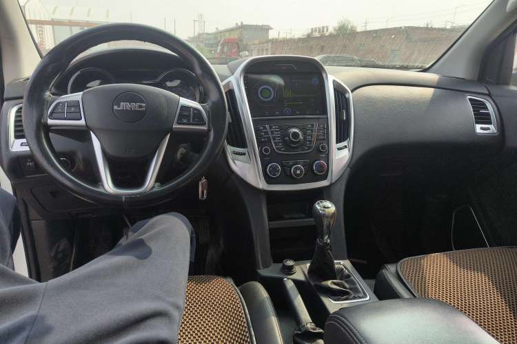 Used JMC Yuhu 5 2018 2.4T Classic Edition Diesel Manual 4x4 Luxury Version JX4D24A5L
