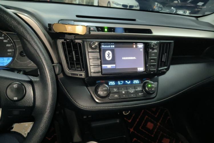 Used Toyota RAV4 2015 2.0L CVT Two-Wheel Drive Fashion Edition
