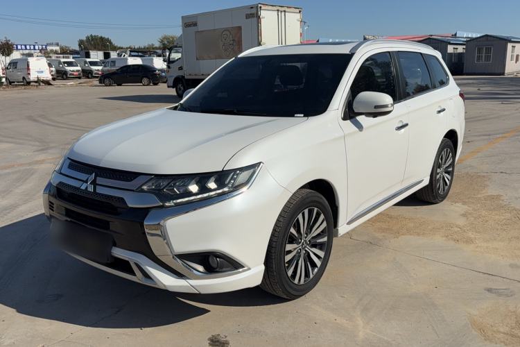 Used Mitsubishi Outlander 2021 2.4L 4x4 Zhi Xiang Edition 7 Seats
