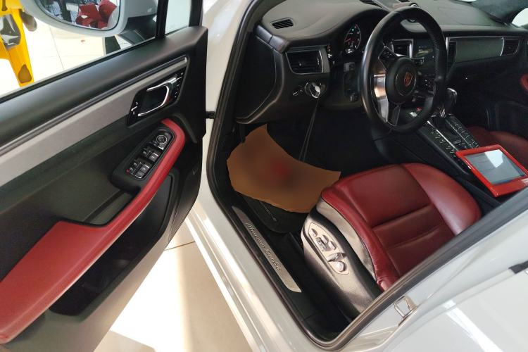 Used Porsche Macan 2016 Macan Turbo 3.6T
