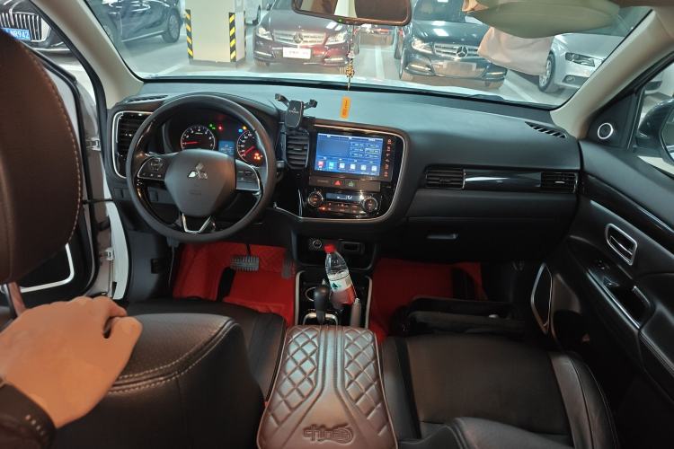 Used Mitsubishi Outlander 2018 2.0L Two-Wheel Drive Glory Edition 5 Seats