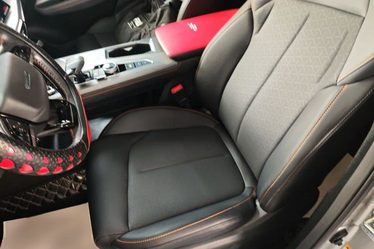 Used Oshan Z6 New Energy 2023 ZhiDian iDD 150KM Flagship PLUS Smart Parking Edition