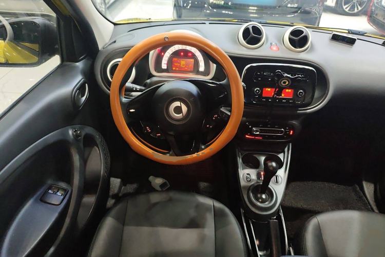 Used  forfour 2016 1.0L 52 kW Dynamic Edition
