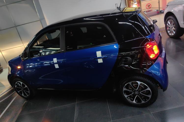 Used  forfour 2016 1.0L 52 kW Passion Edition
