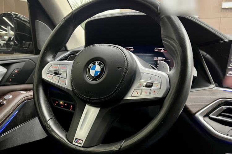 Used BMW X5 2022 Restyled xDrive 30Li Luxury Version M Sport Package