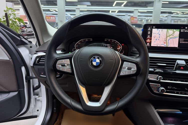 Used BMW 5 Series 2022 Second Facelift 525Li Luxury Package
