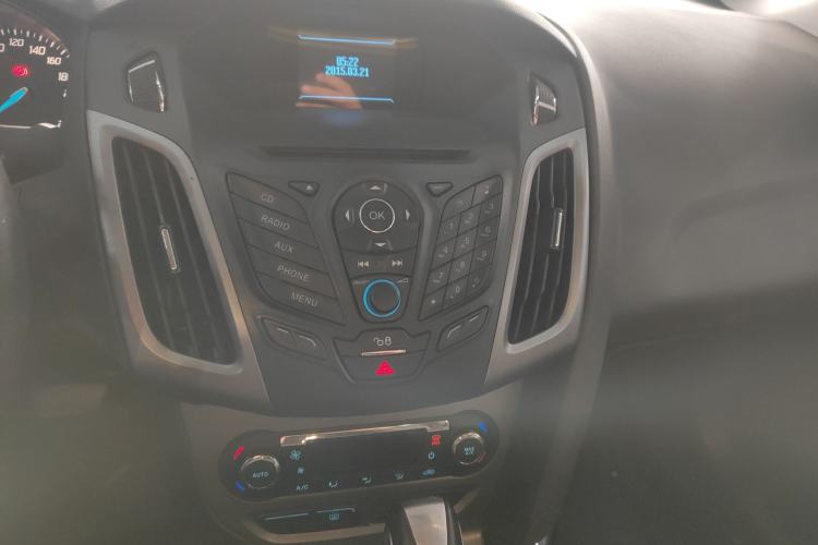 Used Ford Focus 2012 Sedan 1.6L Automatic Fashion Edition
