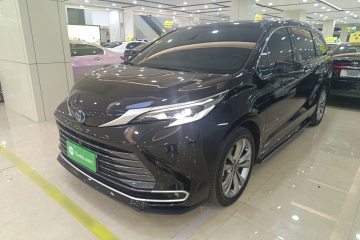 Used Toyota Sienna 2023 2.5L Hybrid Deluxe Edition