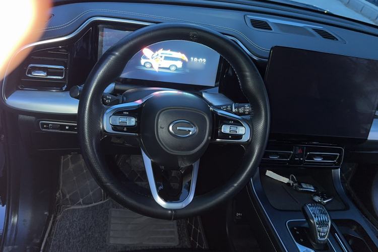 Used GAC Trumpchi GS8 2022 Linghang Series 2.0 TGDI Two-Wheel-Drive Luxury Smart Connectivity Version (7 Seats)
