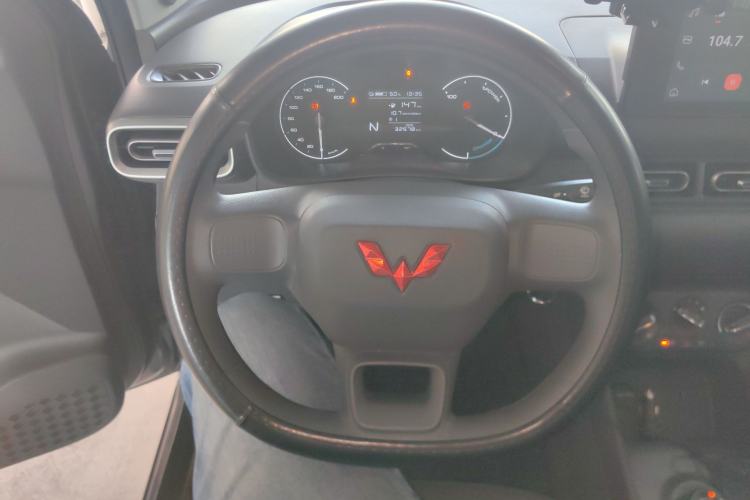 Used Wuling Hongguang New Energy 2024 All-Electric Model 300KM Standard Version
