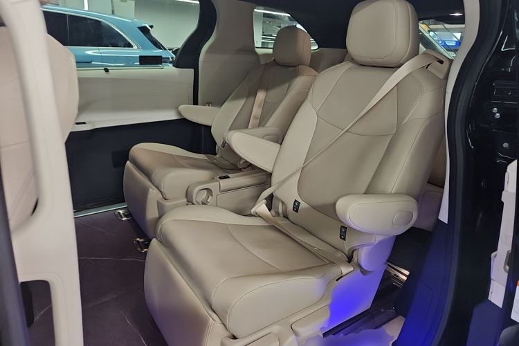 Used Toyota Granvia 2023 2.5L Hybrid Prestige PLUS Edition