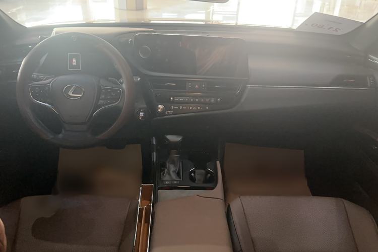 Used Lexus ES 2023 200 Excellence Edition
