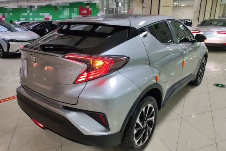 Used Toyota IZOA 2020 2.0L Yichi Version
