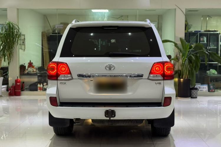 Used Toyota Land Cruiser 2015 4.0L V6 Middle East Low-Trim Version
