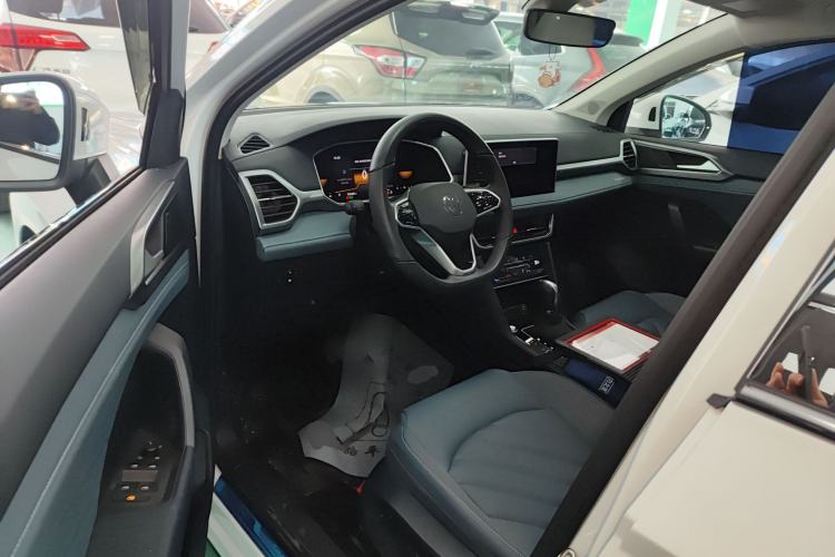 Used Volkswagen Tharu 2023 300TSI Two-Wheel-Drive Moonlight Edition
