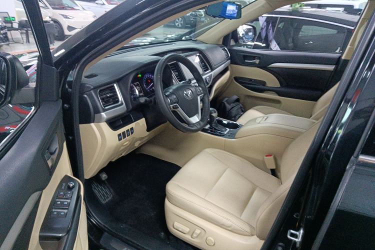 Used Toyota Highlander 2018 2.0T Four-Wheel Drive Luxury Edition 7 Seats China V Emission Standard
