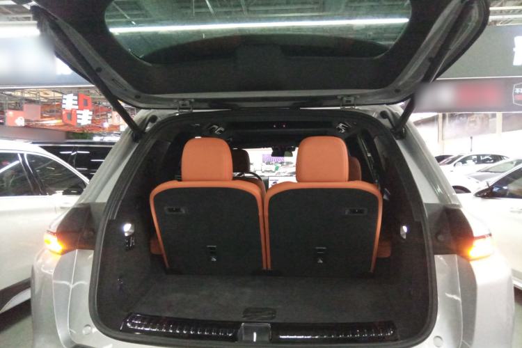 Used Li Auto L8 2023 Pro Model
