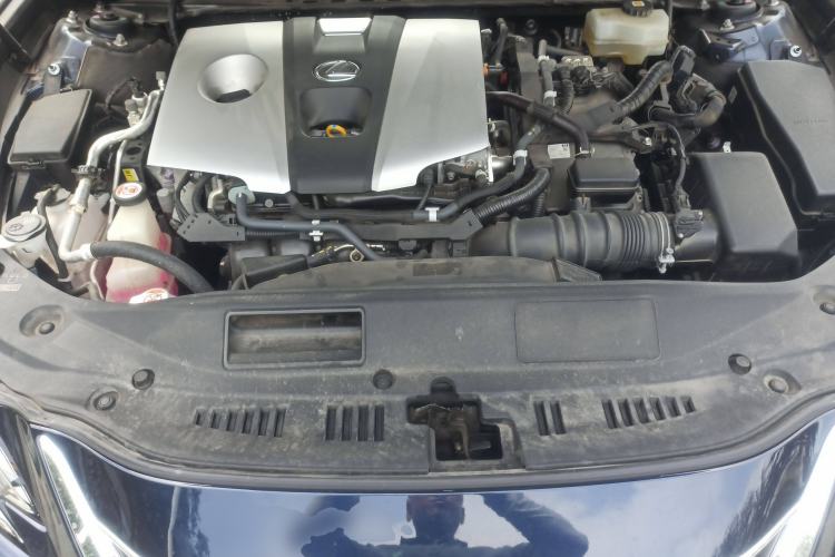 Used Lexus ES 2020 300h Deluxe Edition
