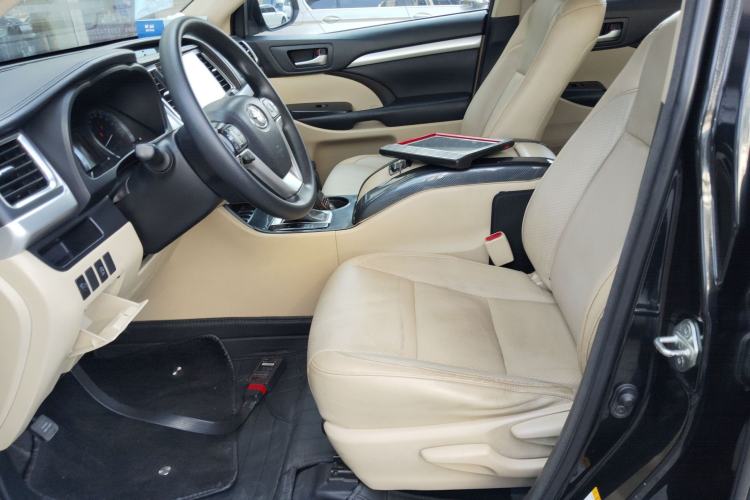 Used Toyota Highlander 2018 2.0T Two-Wheel Drive Elite Version 5 Seats China VI Standard