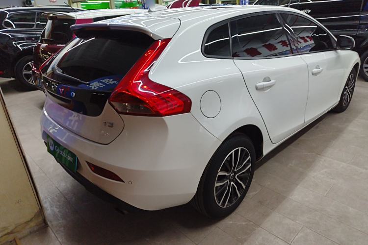 Used Volvo V40 2018 T3 Zhiyi Edition
